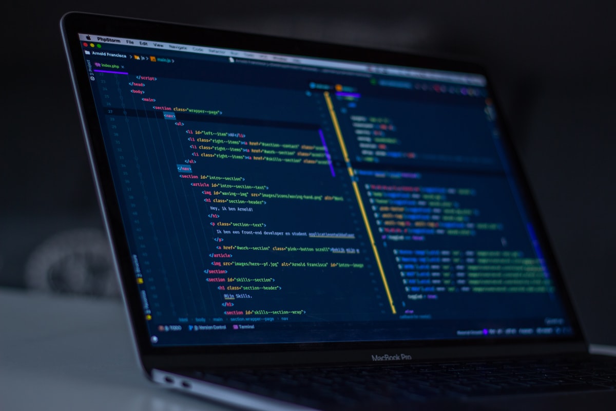 Tailwind CSS vs Traditional CSS: Which Should You Use?